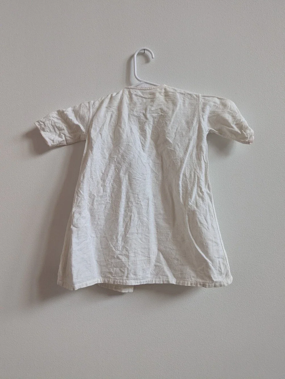 Vtg Robe 3-6m Cream Soft Antique